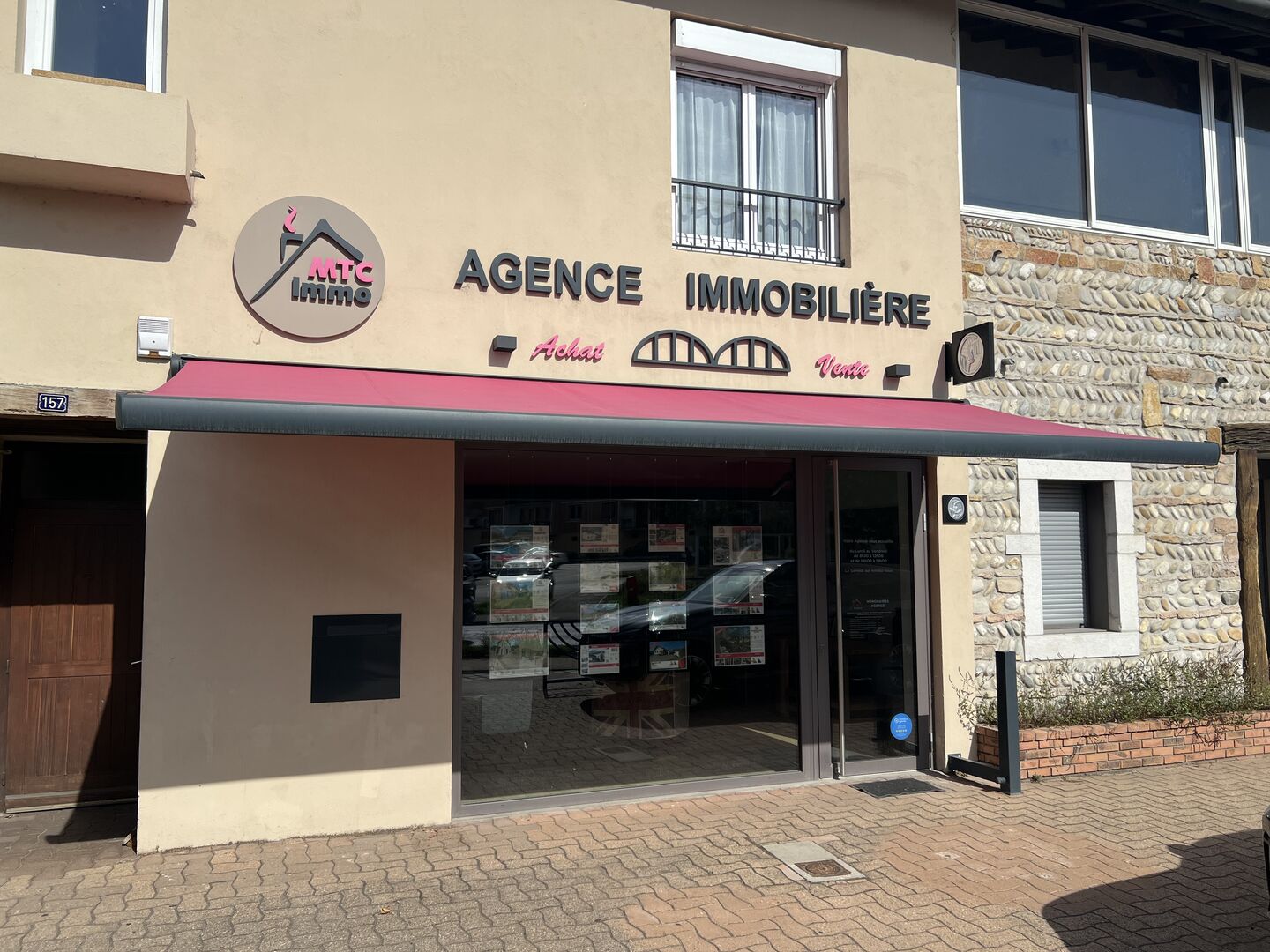 AGENCE-IMMOBILIERE-LOYETTES-MARION-ET-NICOLAS-CUNYjpeg