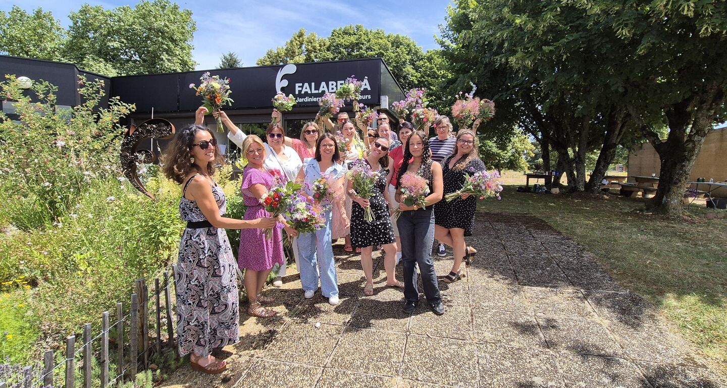Image de l'actualité #teambulding : un atelier floral entre ambassadeurs du Club 🌸