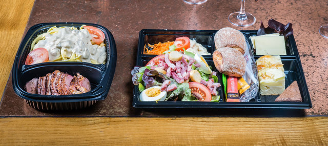 Image de l'actualité  Commande de plateaux repas : Restaurant Les Halles de Saint Vulbas