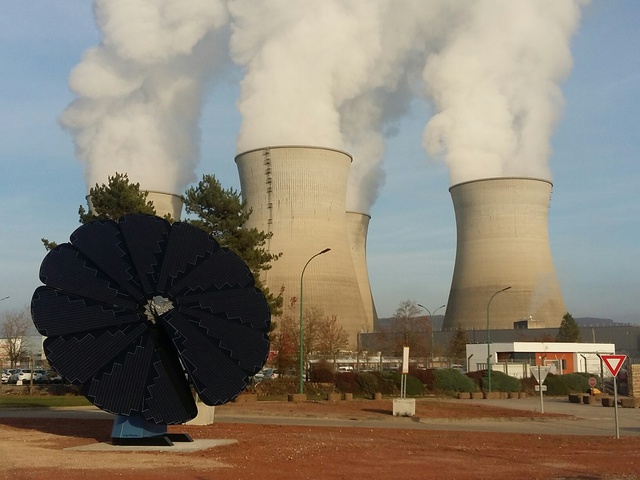 Image de l'actualité Une smart flower à l'entrée de la centrale EDF de Bugey